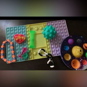 Lot 8 sensory games/toys